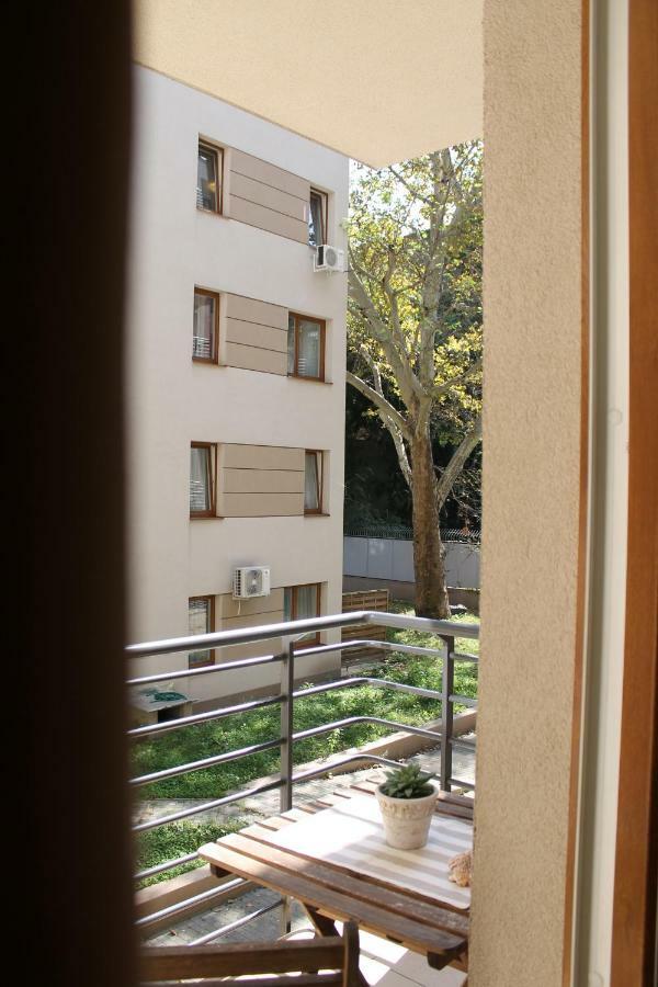 The Prince'S Neighbour Apartment Budapest With Free Garage 외부 사진
